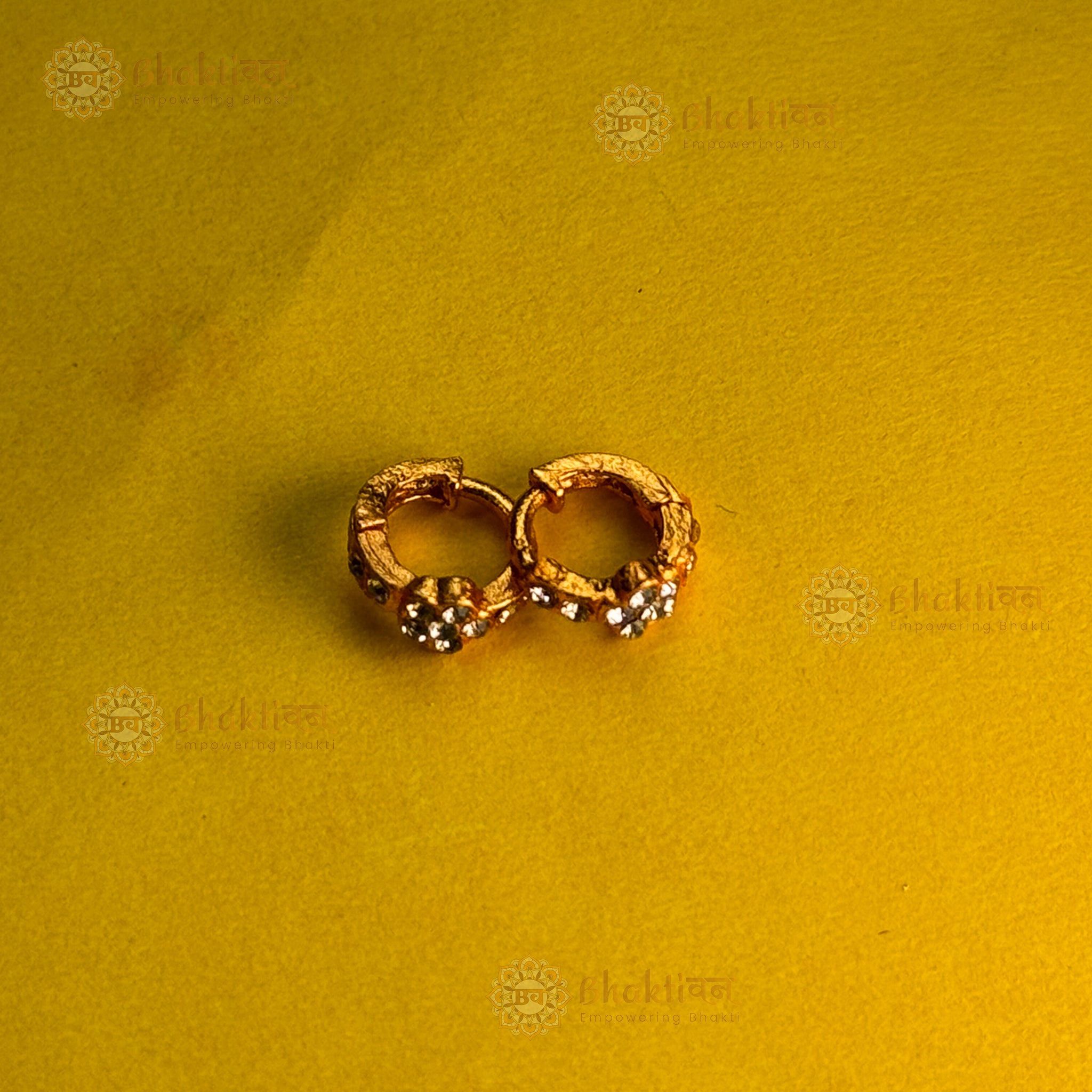 Flower shaped earring